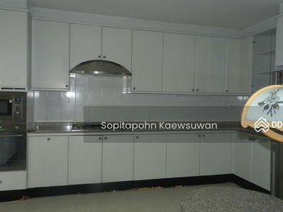 Charan Tower (Charan Tower), Bangkok, Thailand Charan Tower (Charan Tower), Bangkok, Thailand