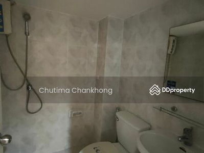 Royal Castle Sukhumvit, Bangkok, Thailand Royal Castle Sukhumvit, Bangkok, Thailand