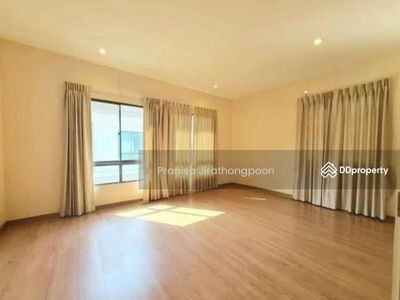 The Palm Pattanakarn, Bangkok, Thailand The Palm Pattanakarn, Bangkok, Thailand