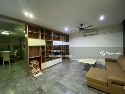 Phattanakarn 44, Bangkok, Thailand Phattanakarn 44, Bangkok, Thailand