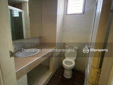 Phattanakarn 44, Bangkok, Thailand Phattanakarn 44, Bangkok, Thailand