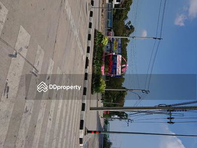 Land for rent already filled Ready to surround with reinforced concrete slabs, corner plot, Bangkok, Thailand Land for rent already filled Ready to surround with reinforced concrete slabs, corner plot, Bangkok, Thailand