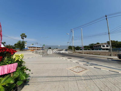 Land for rent already filled Ready to surround with reinforced concrete slabs, corner plot, Bangkok, Thailand Land for rent already filled Ready to surround with reinforced concrete slabs, corner plot, Bangkok, Thailand