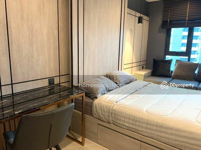 Life One Wireless, Bangkok, Thailand Life One Wireless, Bangkok, Thailand