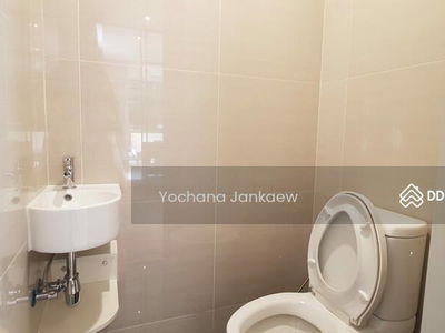 Park Origin Phrom Phong, Bangkok, Thailand Park Origin Phrom Phong, Bangkok, Thailand