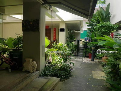 Spacious 4-Br House near BTS Phrom Phong, Bangkok, Thailand Spacious 4-Br House near BTS Phrom Phong, Bangkok, Thailand