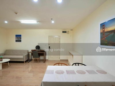 SYM Vibha-Ladprao condominium, Bangkok, Thailand SYM Vibha-Ladprao condominium, Bangkok, Thailand