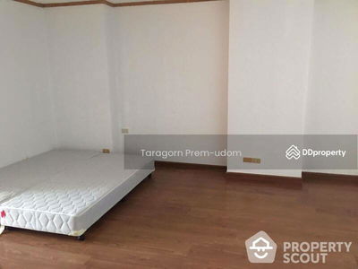 Charoenjai Place, Bangkok, Thailand Charoenjai Place, Bangkok, Thailand