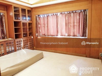 Sam Sen Nok, Bangkok, Thailand Sam Sen Nok, Bangkok, Thailand