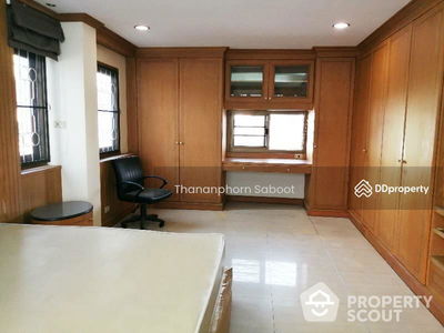 Sam Sen Nok, Bangkok, Thailand Sam Sen Nok, Bangkok, Thailand