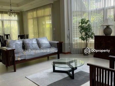 Large 5-Br House near BTS Nana, Bangkok, Thailand Large 5-Br House near BTS Nana, Bangkok, Thailand