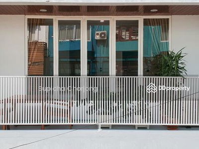 10110, Bangkok, Thailand 10110, Bangkok, Thailand