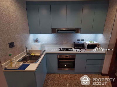 Lake Avenue Sukhumvit 16, Bangkok, Thailand Lake Avenue Sukhumvit 16, Bangkok, Thailand