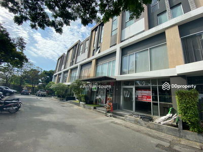 3-story commercial building (Room 111 /37, Bangkok, Thailand 3-story commercial building (Room 111 /37, Bangkok, Thailand