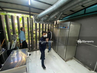 3-story commercial building (Room 111 /37, Bangkok, Thailand 3-story commercial building (Room 111 /37, Bangkok, Thailand