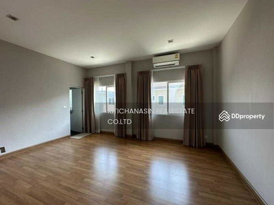 Vararom Premium Watcharapol – Chatu Chot, Bangkok, Thailand Vararom Premium Watcharapol – Chatu Chot, Bangkok, Thailand