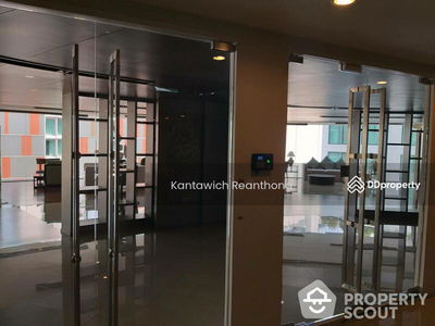 15 Sukhumvit Residences, Bangkok, Thailand 15 Sukhumvit Residences, Bangkok, Thailand