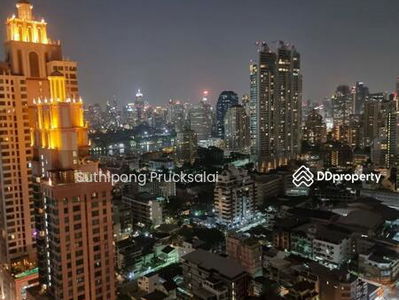 Park Origin Phrom Phong, Bangkok, Thailand Park Origin Phrom Phong, Bangkok, Thailand