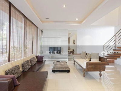 Housing in Ban Ratsada, Thailand Housing in Ban Ratsada, Thailand