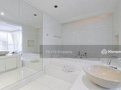 Housing in Ban Ratsada, Thailand Housing in Ban Ratsada, Thailand