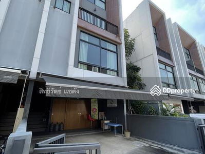 Arden Phatthanakan, Bangkok, Thailand Arden Phatthanakan, Bangkok, Thailand