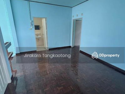 House next to BTS Phahonyothin 59, Bangkok, Thailand House next to BTS Phahonyothin 59, Bangkok, Thailand