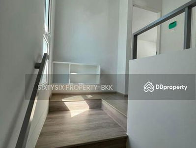 Siwalee Srinagarindra - Rom Klao, Bangkok, Thailand Siwalee Srinagarindra - Rom Klao, Bangkok, Thailand