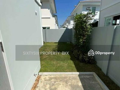 Siwalee Srinagarindra - Rom Klao, Bangkok, Thailand Siwalee Srinagarindra - Rom Klao, Bangkok, Thailand