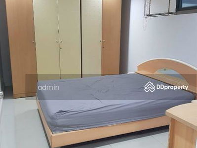 Royal Castle Sukhumvit, Bangkok, Thailand Royal Castle Sukhumvit, Bangkok, Thailand