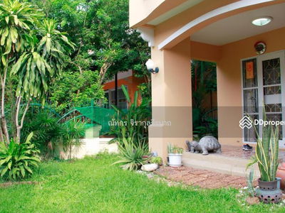 Mantana Prayasuren 26, Bangkok, Thailand Mantana Prayasuren 26, Bangkok, Thailand