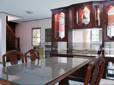 Mantana Prayasuren 26, Bangkok, Thailand Mantana Prayasuren 26, Bangkok, Thailand