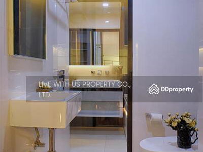 Ivy Ampio, Bangkok, Thailand Ivy Ampio, Bangkok, Thailand