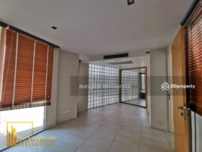 Townhouse in Compound, Bangkok, Thailand Townhouse in Compound, Bangkok, Thailand