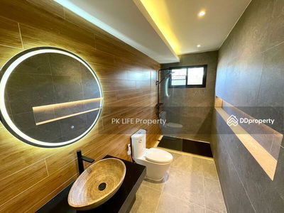 Alojamiento en Ban Ratsada, Thailand Alojamiento en Ban Ratsada, Thailand