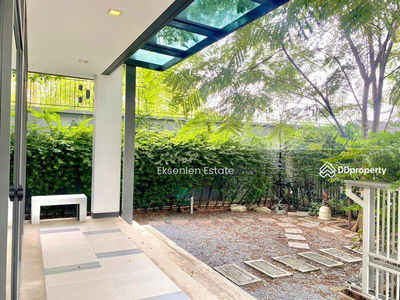 Setthasiri Onnut-Srinakarin, Bangkok, Thailand Setthasiri Onnut-Srinakarin, Bangkok, Thailand