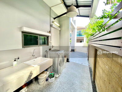 Setthasiri Onnut-Srinakarin, Bangkok, Thailand Setthasiri Onnut-Srinakarin, Bangkok, Thailand