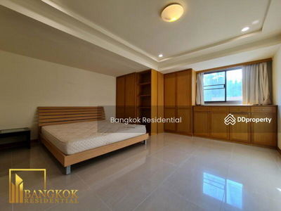 Royal Castle Sukhumvit, Bangkok, Thailand Royal Castle Sukhumvit, Bangkok, Thailand