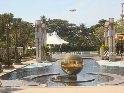 Copacabana Beach Jomtien, Chon Buri, Thailand Copacabana Beach Jomtien, Chon Buri, Thailand