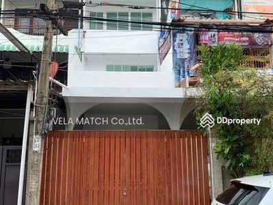 PPE9 Townhouse for rent, 4 floors, 3 bedrooms, 3 bathrooms, Soi Sathu Pradit 26, Bang Phong Phang Subdistrict, Yannawa District, Bangkok, Thailand PPE9 Townhouse for rent, 4 floors, 3 bedrooms, 3 bathrooms, Soi Sathu Pradit 26, Bang Phong Phang Subdistrict, Yannawa District, Bangkok, Thailand