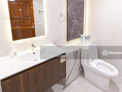 33 Tower, Bangkok, Thailand 33 Tower, Bangkok, Thailand