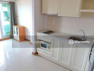 Ivy River, Bangkok, Thailand Ivy River, Bangkok, Thailand