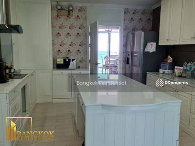 Royal River Place, Bangkok, Thailand Royal River Place, Bangkok, Thailand