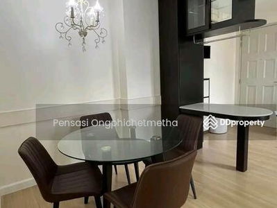 Life @ Sathorn 10, Bangkok, Thailand Life @ Sathorn 10, Bangkok, Thailand