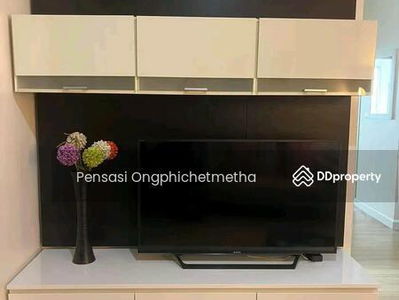 Life @ Sathorn 10, Bangkok, Thailand Life @ Sathorn 10, Bangkok, Thailand