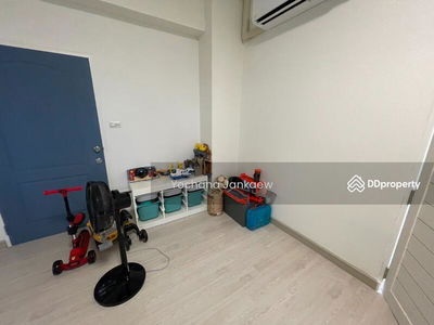 Lumpini Place Suanplu-Sathorn, Bangkok, Thailand Lumpini Place Suanplu-Sathorn, Bangkok, Thailand