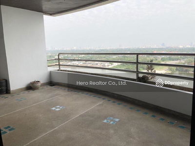 Royal River Place, Bangkok, Thailand Royal River Place, Bangkok, Thailand