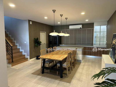 Single house in Bangna, Samut Prakan, Thailand Single house in Bangna, Samut Prakan, Thailand