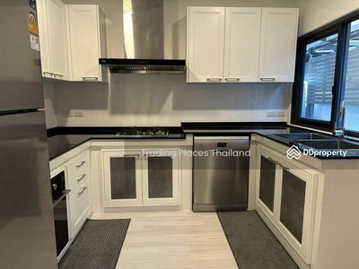 Single house in Bangna, Samut Prakan, Thailand Single house in Bangna, Samut Prakan, Thailand