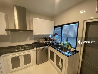 Single house in Bangna, Samut Prakan, Thailand Single house in Bangna, Samut Prakan, Thailand