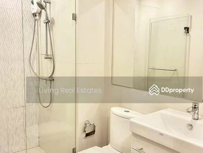 Life Sukhumvit 48, Bangkok, Thailand Life Sukhumvit 48, Bangkok, Thailand